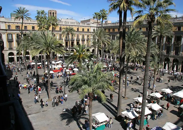 Plaza Real Apartments
